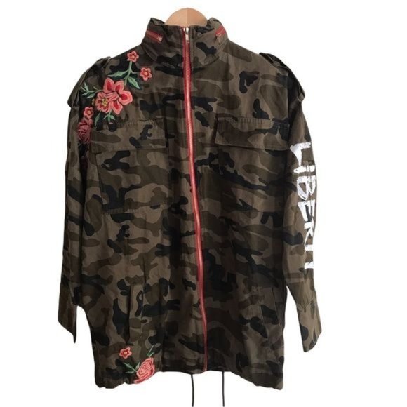 Romeo + Juliet Couture Floral Embroidered Liberty Hidden Hood Camo Jacket Small - Picture 12 of 16